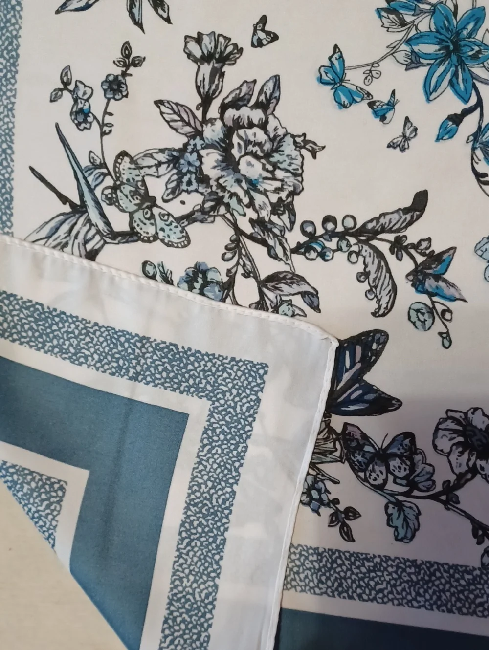Floral and Butterfly Print Satin Square Scarf Blue White Cottagecore Boho 27×27